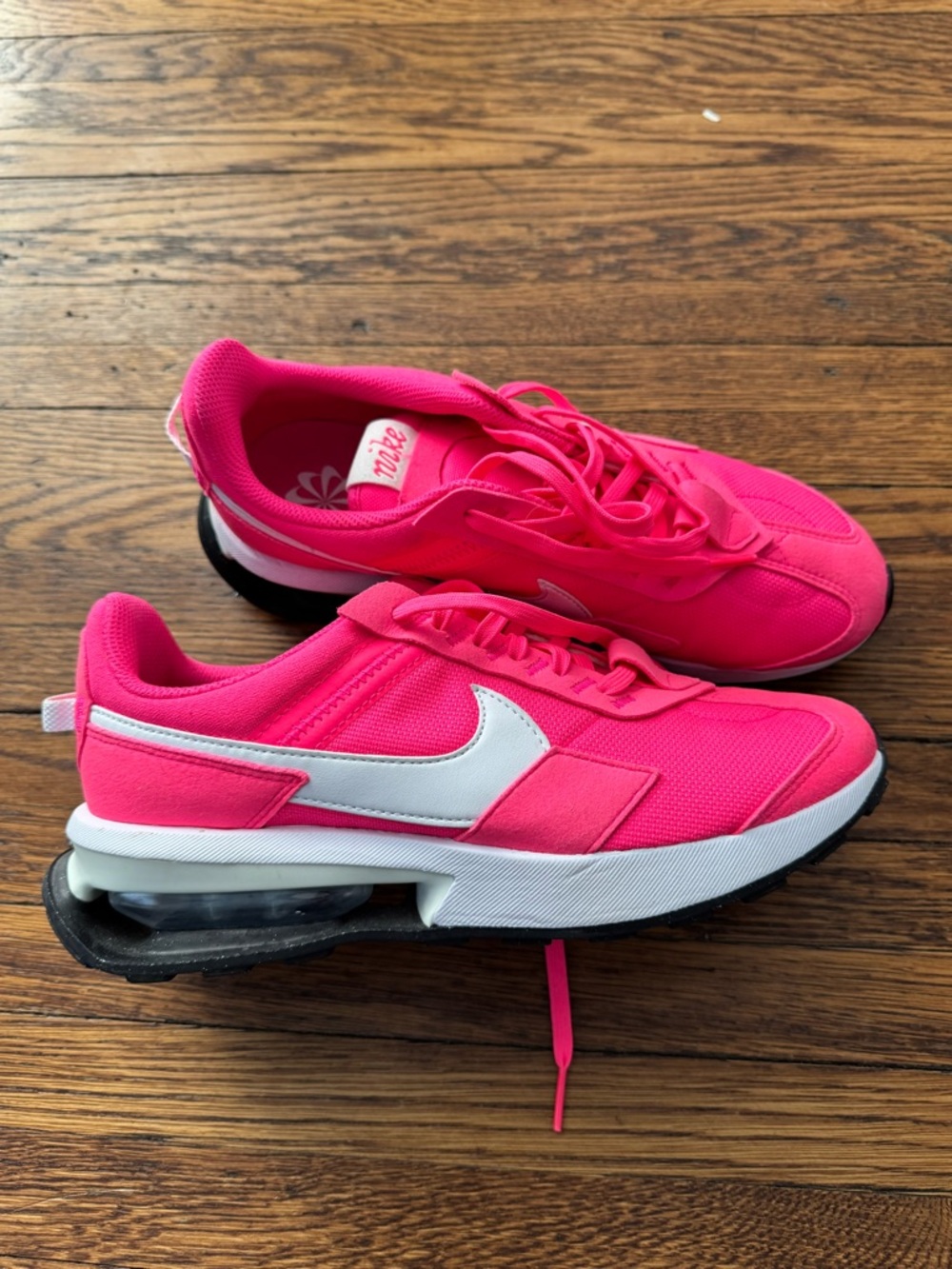 Nike Air Max Pre Day Next Nature Womens Shoes Nike Women's Pink and White
